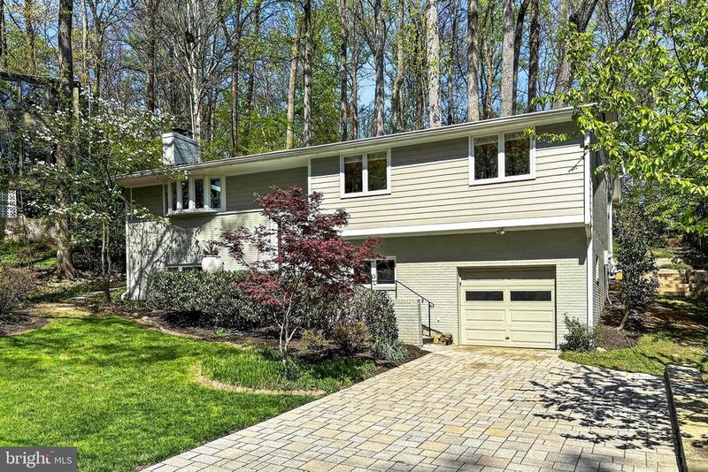 6362 Burton Cir, Falls Church, VA 22041