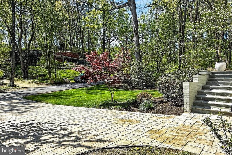 6362 Burton Cir, Falls Church, VA 22041
