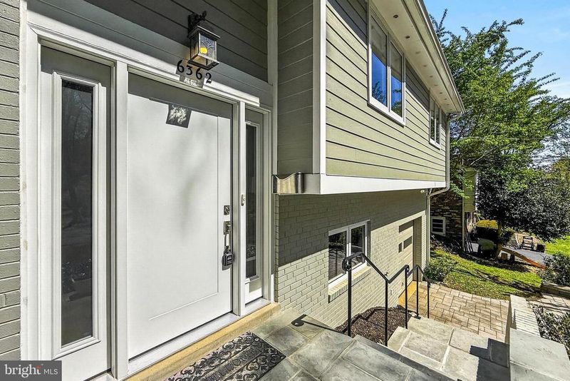 6362 Burton Cir, Falls Church, VA 22041