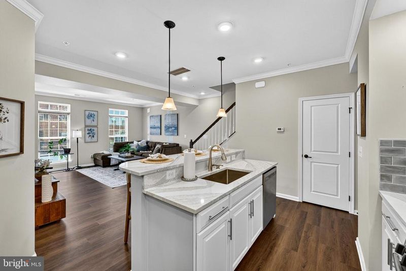 42227 Piebald Sq, Aldie, VA 20105