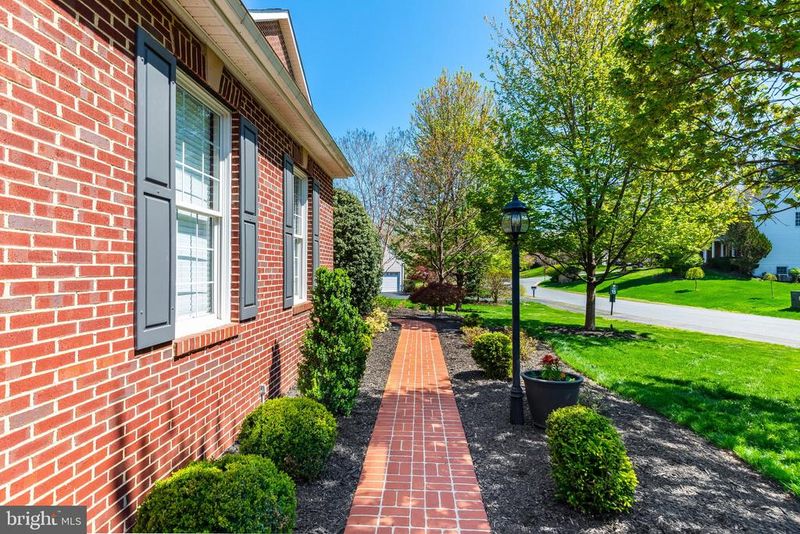 619 Beauregard Dr SE, Leesburg, VA 20175
