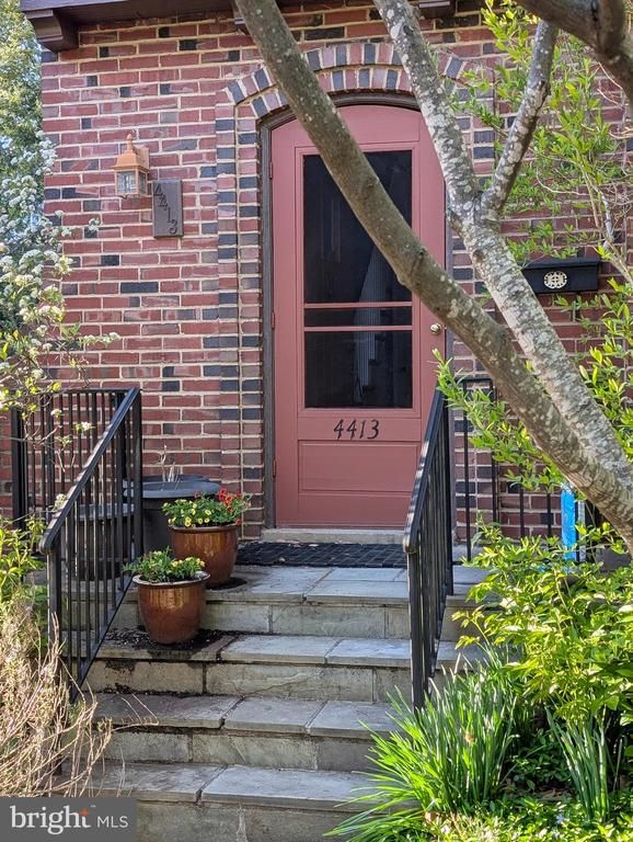 4413 Ridge St, Chevy Chase, MD 20815