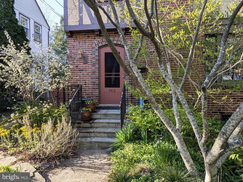 4413 Ridge St, Chevy Chase, MD 20815