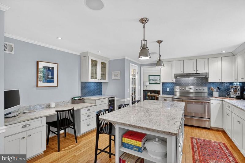 3811 Bent Branch Rd, Falls Church, VA 22041