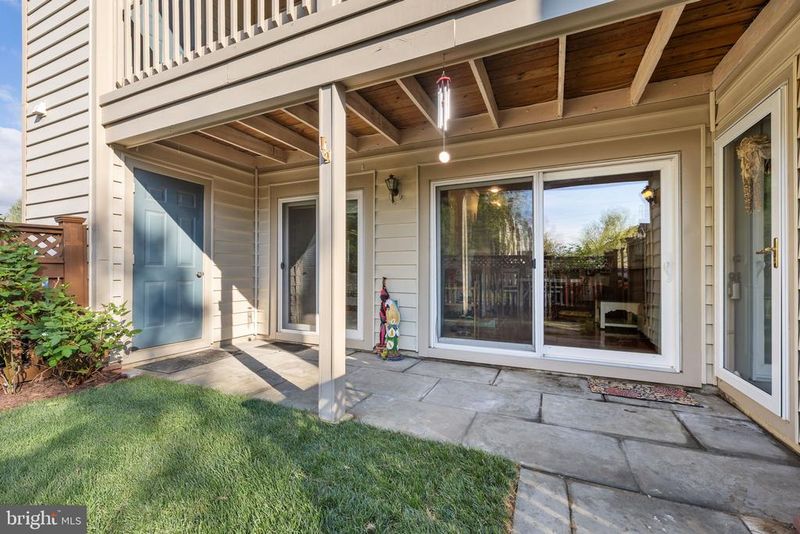 6206 Redins Dr, Alexandria, VA 22310