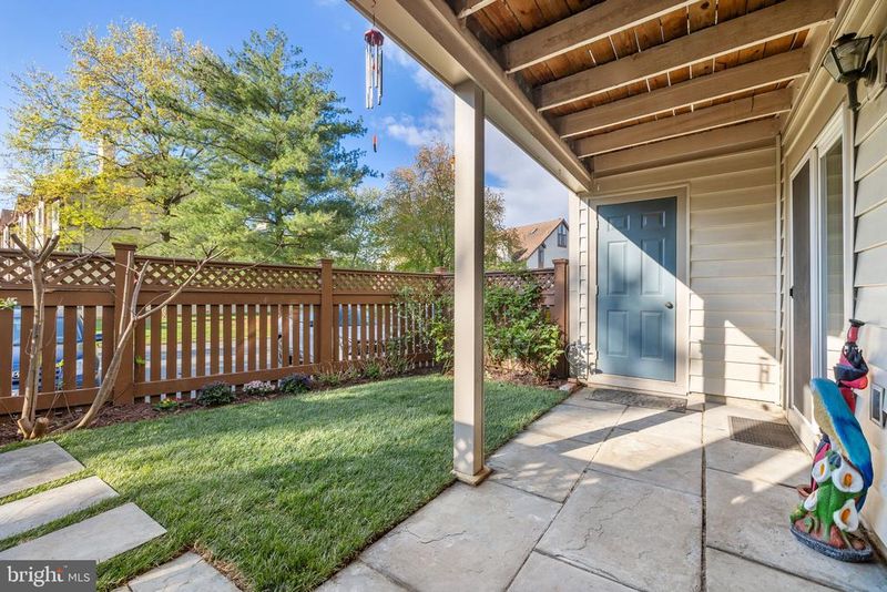 6206 Redins Dr, Alexandria, VA 22310