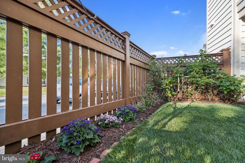 6206 Redins Dr, Alexandria, VA 22310