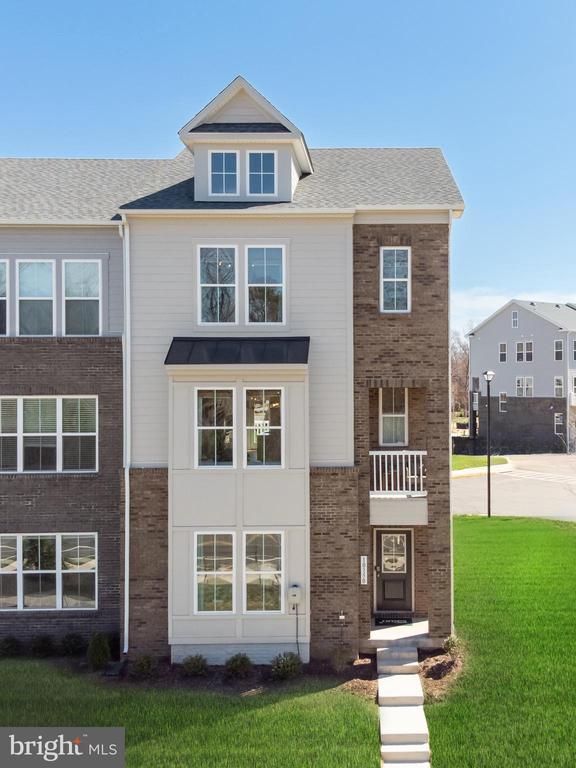 10150 Queens Way, Manassas, VA 20110