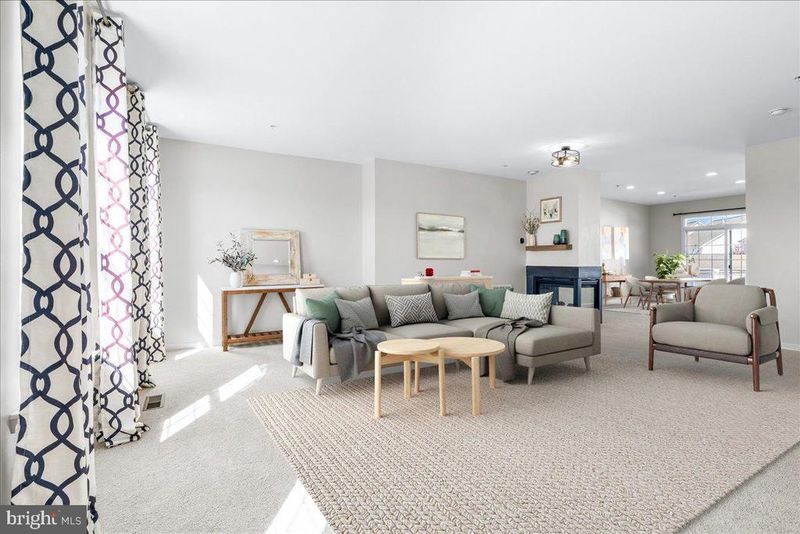 318 E Wainscot Dr, New Market, MD 21774