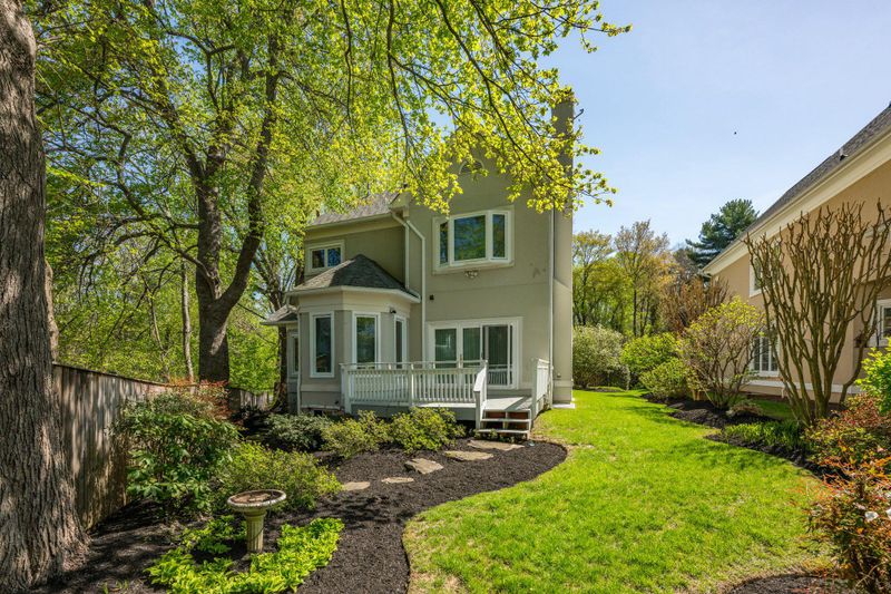 4332 Sangamore Rd, Bethesda, MD 20816