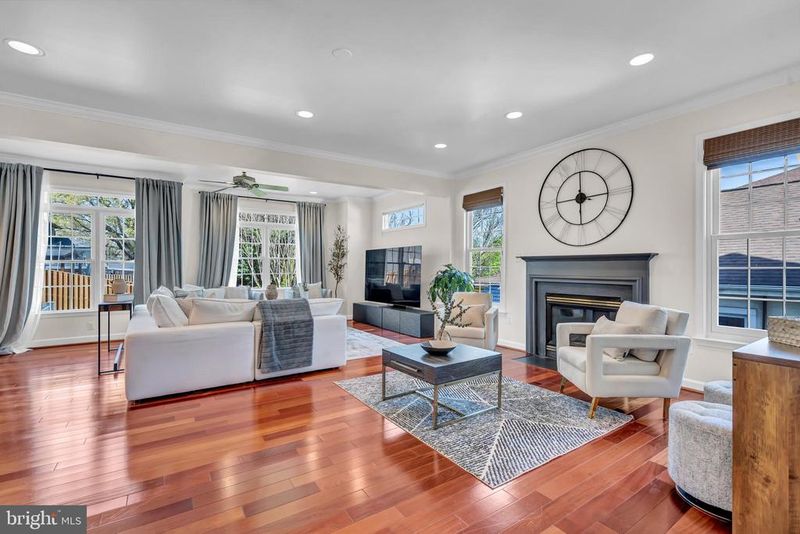 3923 16th St S, Arlington, VA 22204