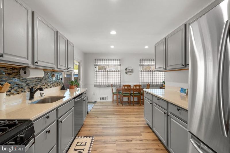 14606 Westbury Rd, Rockville, MD 20853