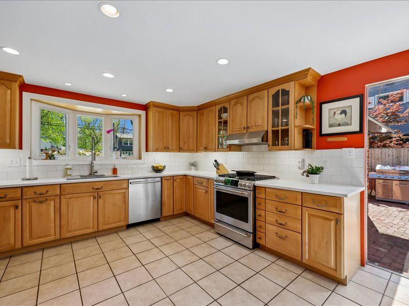 304 Twinbrook Pw, Rockville, MD 20851