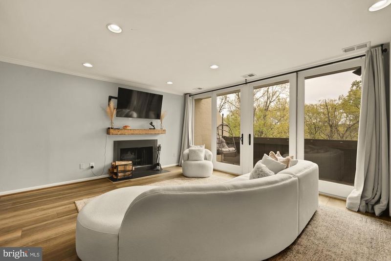 2328 S Quincy St #2, Arlington, VA 22204