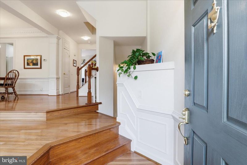 9566 Lagersfield Cir, Vienna, VA 22181