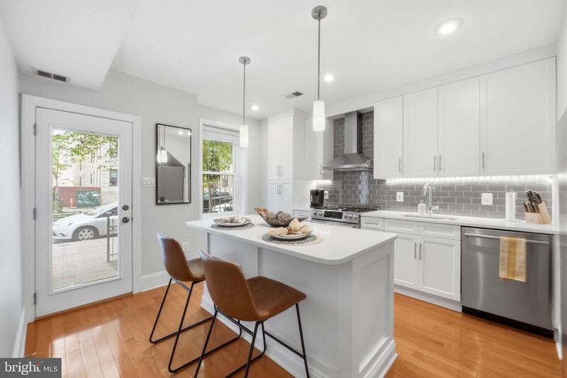 1433 W St NW, Washington, DC 20009