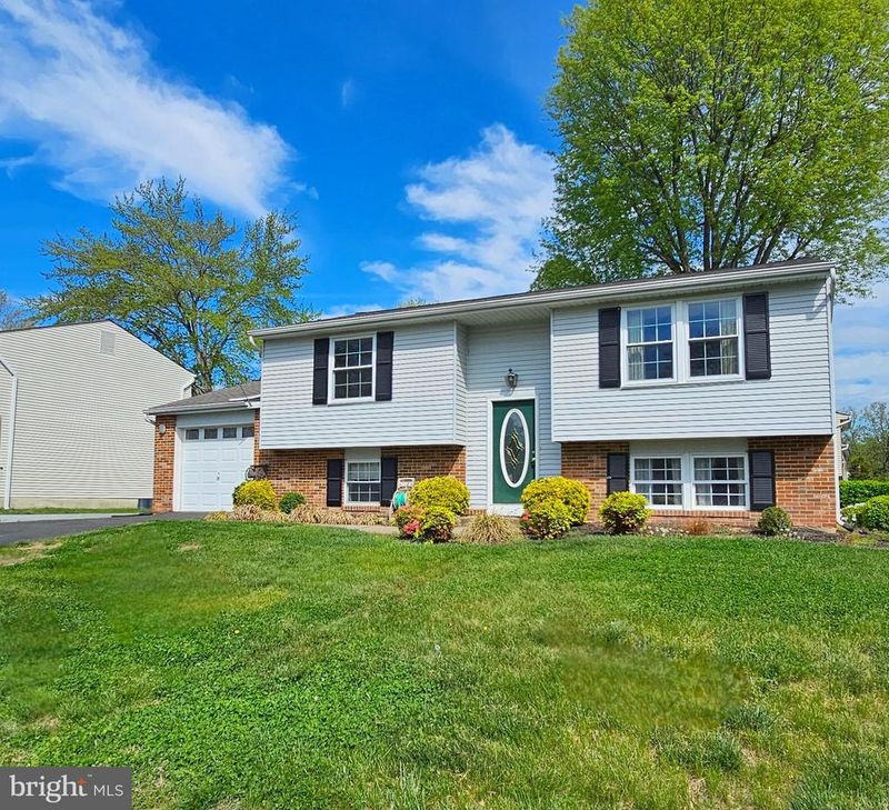 7907 Steadman St, Alexandria, VA 22309