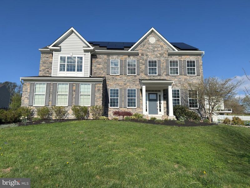 8 Ramsdell Ct, Round Hill, VA 20141