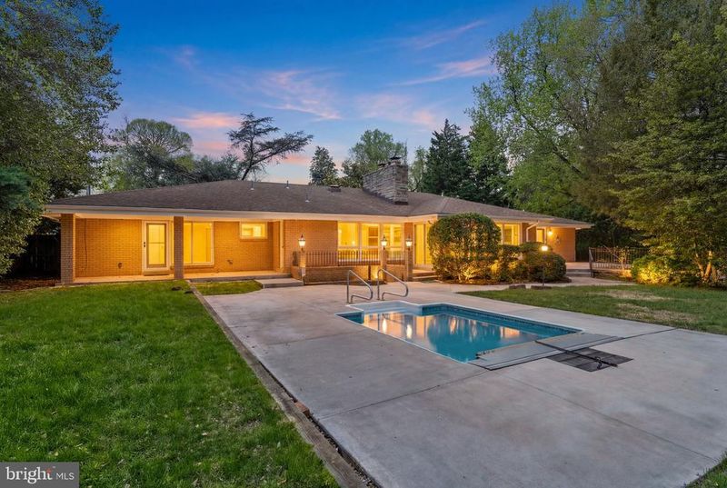 2723 N Oakland St, Arlington, VA 22207