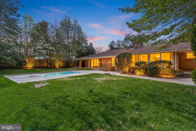 2723 N Oakland St, Arlington, VA 22207
