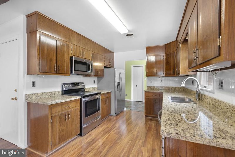 15840 A E Mullinix Rd, Woodbine, MD 21797