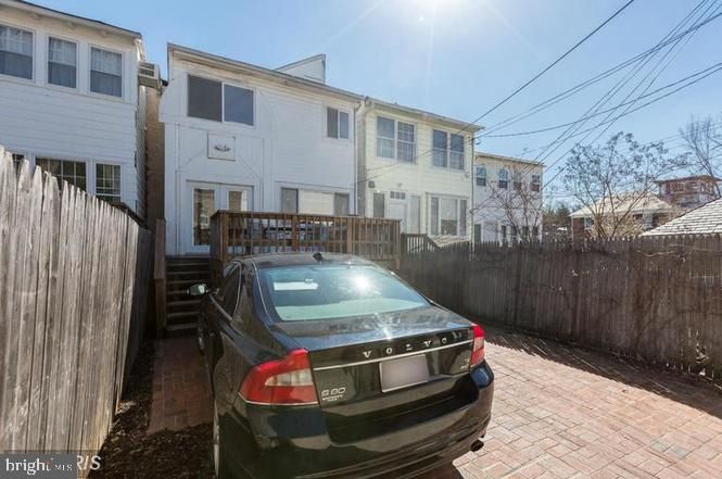 1804 37th St NW, Washington, DC 20007