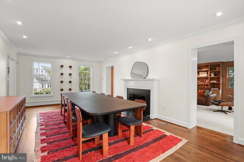 5706 Rockmere Dr, Bethesda, MD 20816