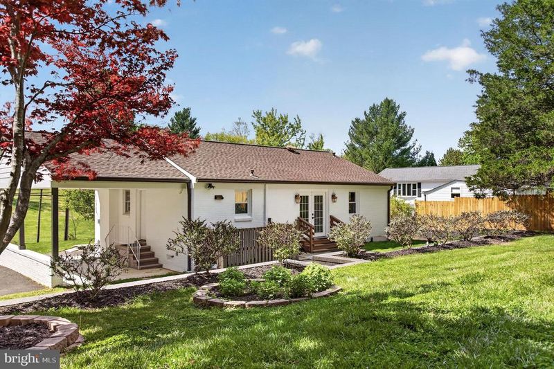 906 W Washington St, Middleburg, VA 20117