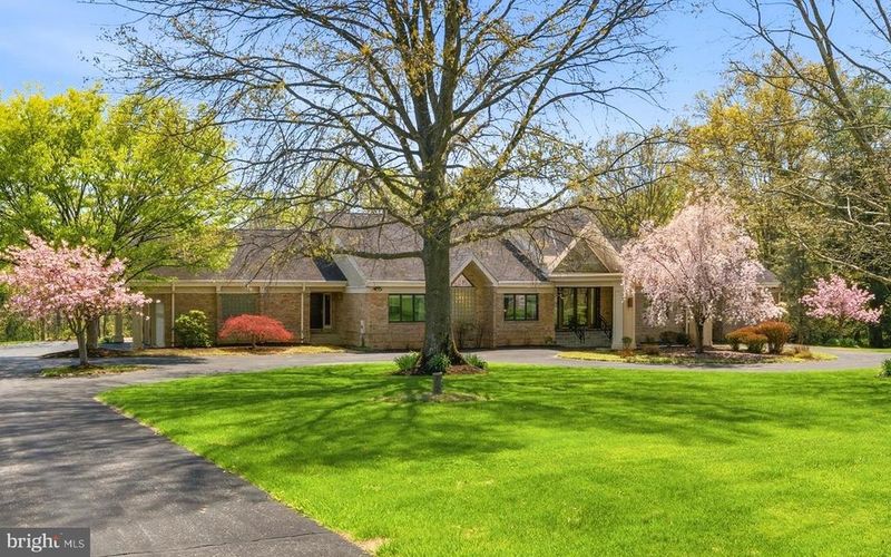 5993 White Flint Dr, Frederick, MD 21702
