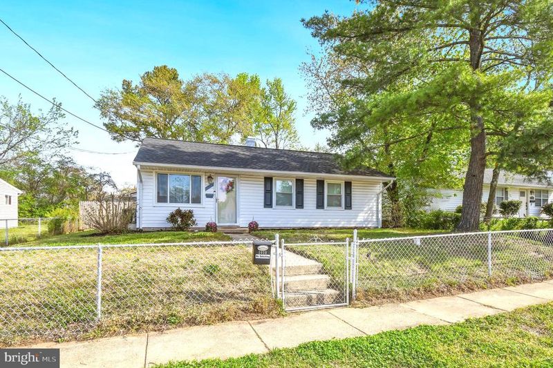 1010 Elkhart St, Oxon Hill, MD 20745
