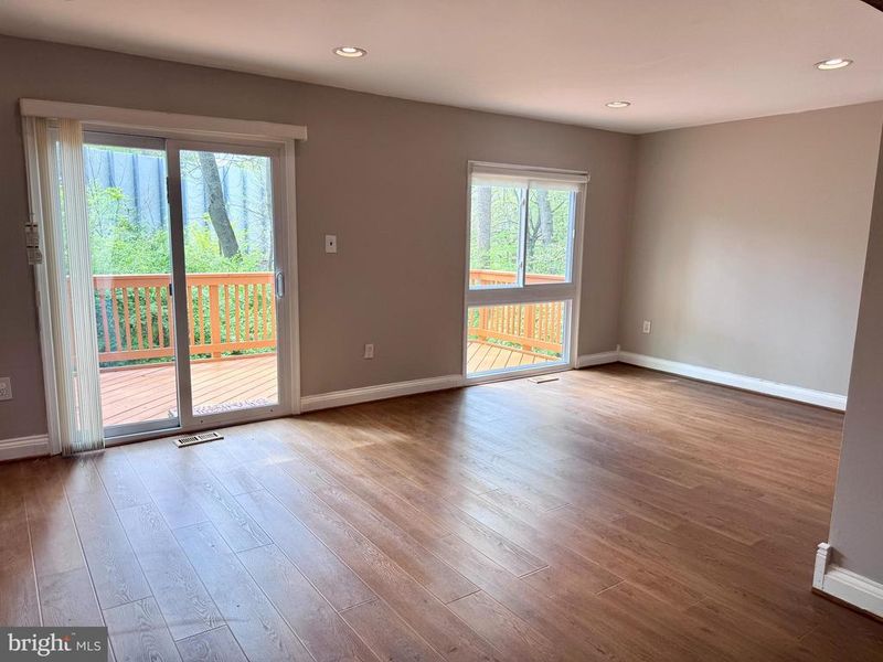 3034 Sugar Ln, Vienna, VA 22181
