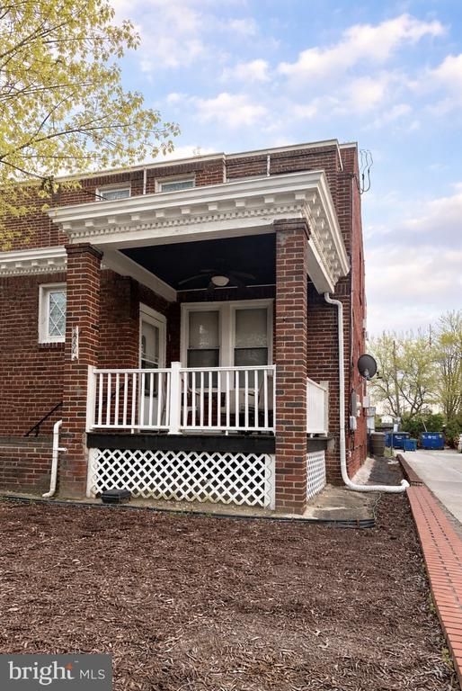 860 Whittier Pl NW, Washington, DC 20012
