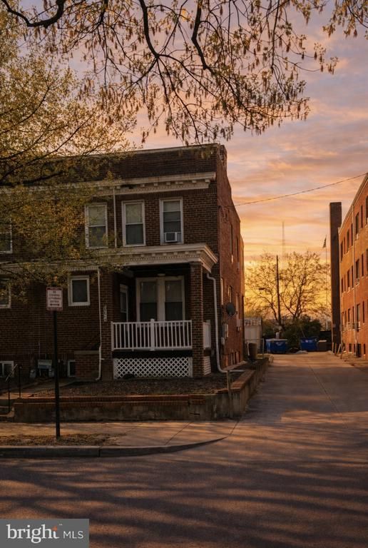 860 Whittier Pl NW, Washington, DC 20012