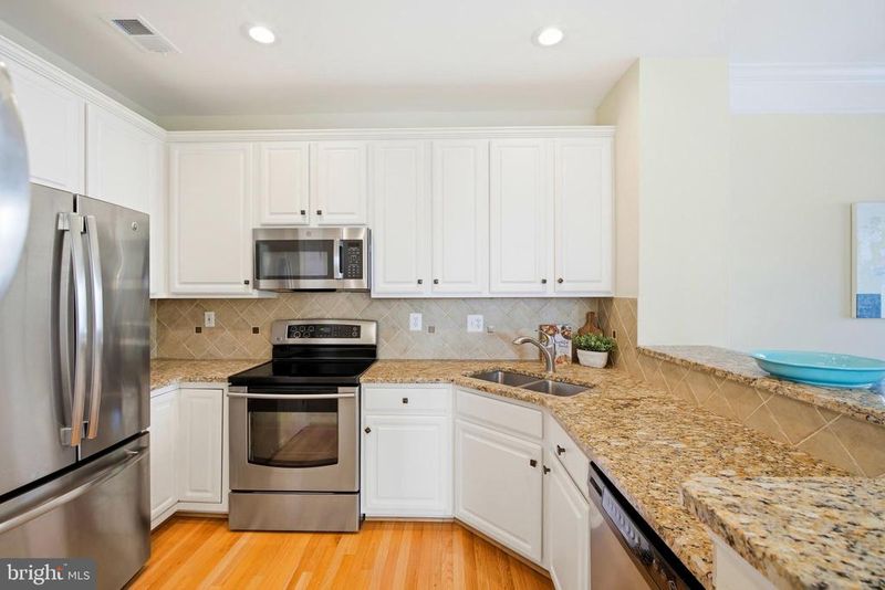 6338 Eagle Ridge Ln #A, Alexandria, VA 22312
