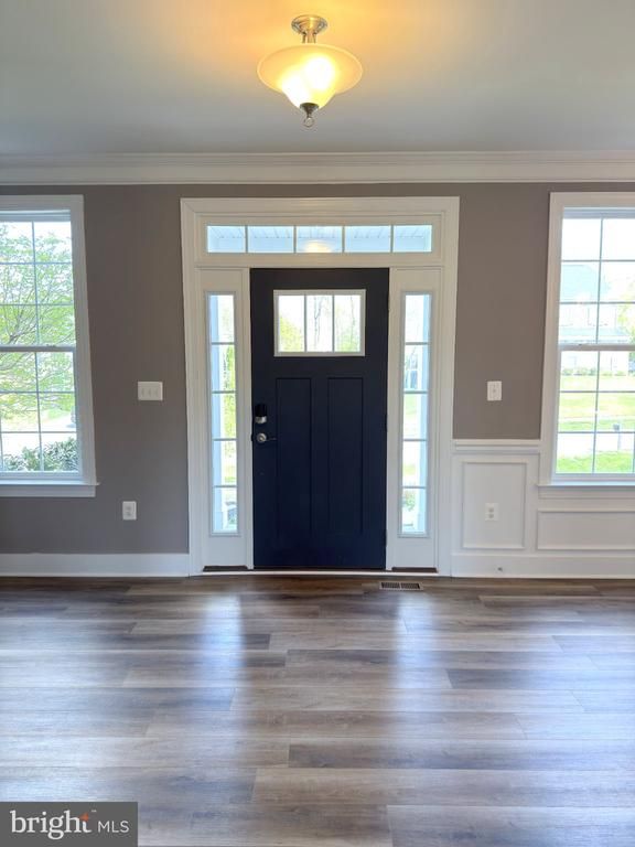 8 Ramsdell Ct, Round Hill, VA 20141