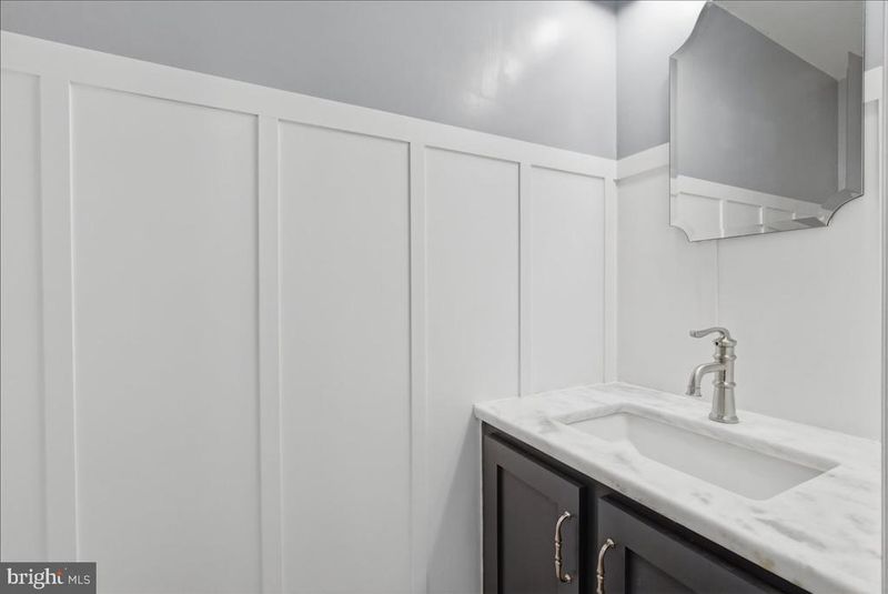 1490 Autumn Ridge Cir, Reston, VA 20194