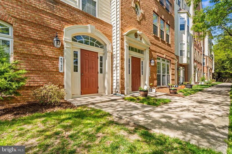 5725 Callcott Way #P, Alexandria, VA 22312