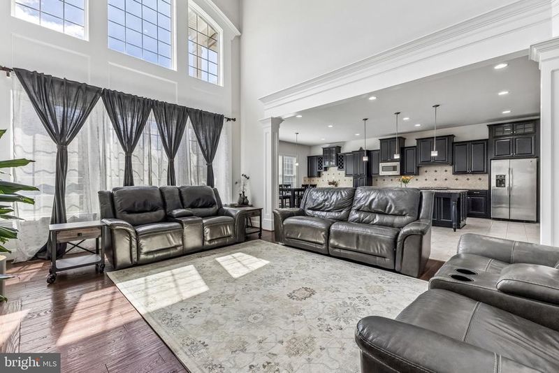 42058 Barrymoore Pl, Chantilly, VA 20152