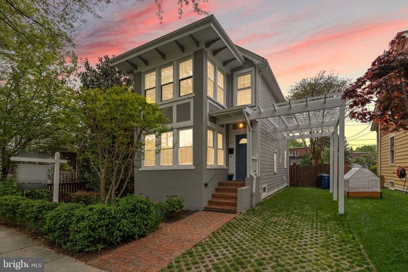 123 E Walnut St, Alexandria, VA 22301