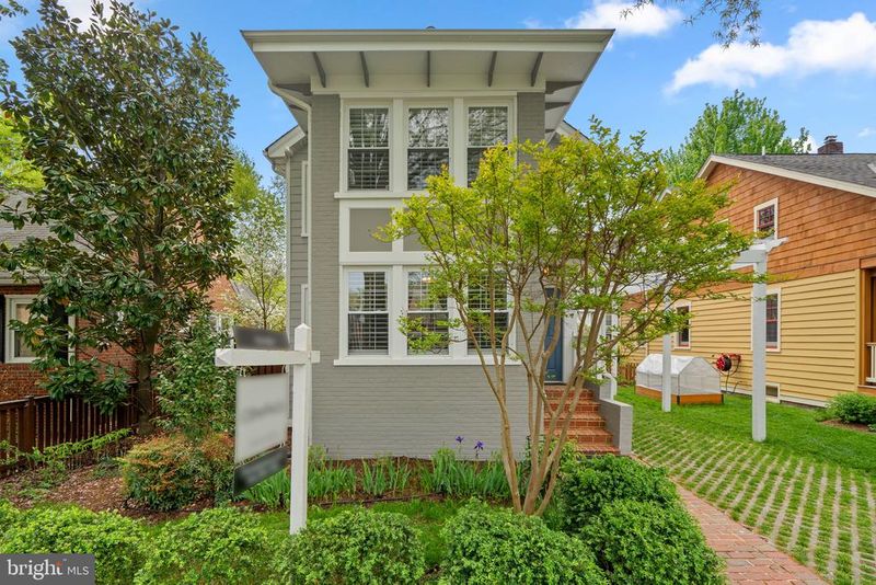 123 E Walnut St, Alexandria, VA 22301