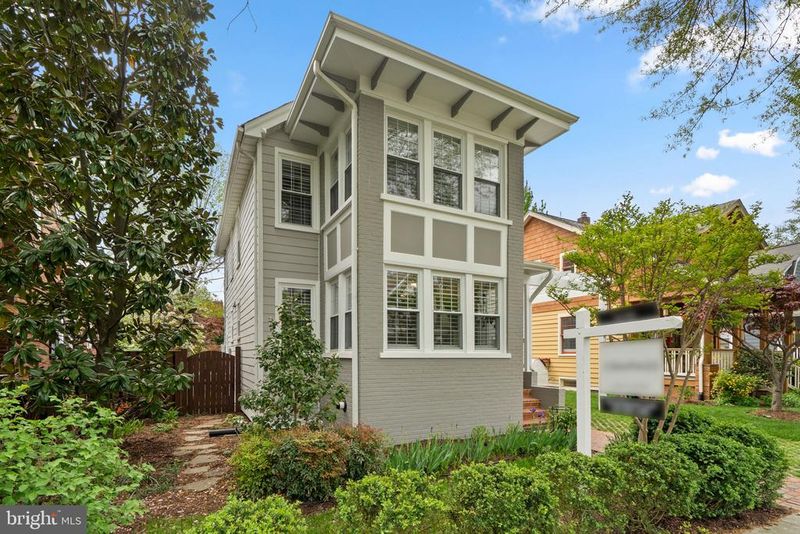 123 E Walnut St, Alexandria, VA 22301