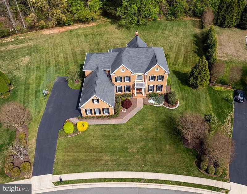 12812 Rose Grove Dr, Oak Hill, VA 20171