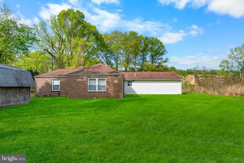 1112 Owens Rd, Oxon Hill, MD 20745