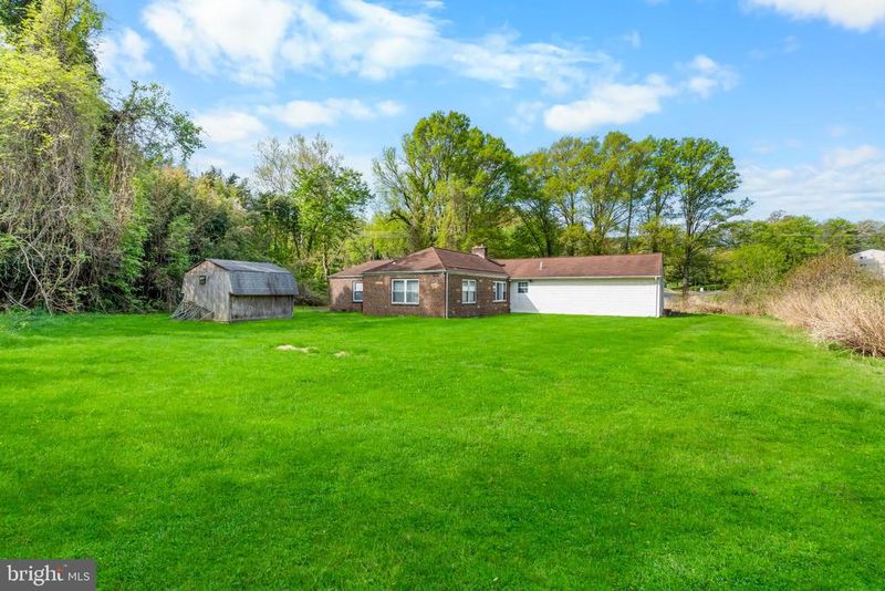 1112 Owens Rd, Oxon Hill, MD 20745