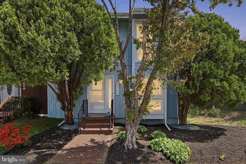 9806 Sweet Mint Dr, Vienna, VA 22181
