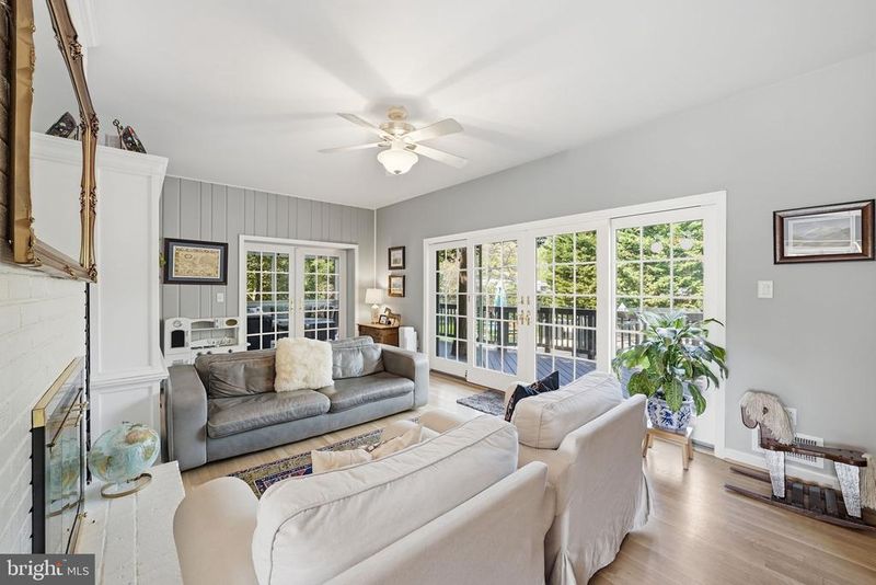 9220 Forest Haven Dr, Alexandria, VA 22309