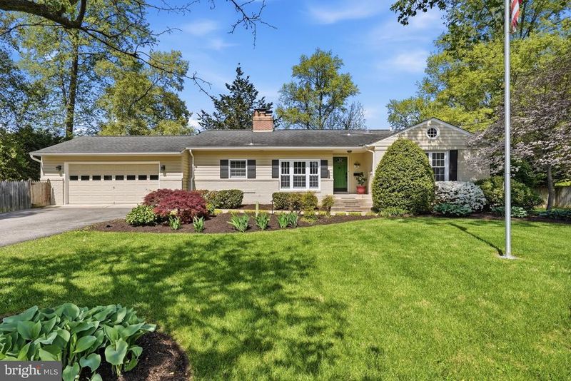 9220 Forest Haven Dr, Alexandria, VA 22309