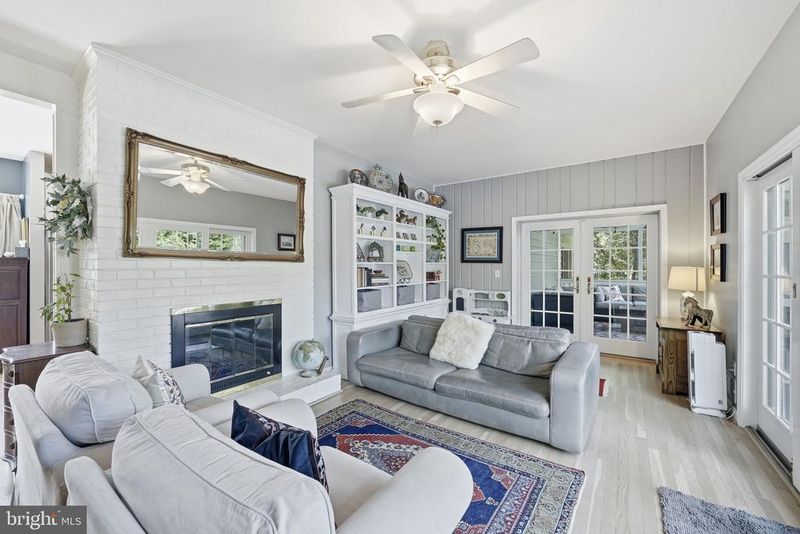 9220 Forest Haven Dr, Alexandria, VA 22309