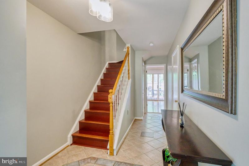 5613 Gosling Dr, Clifton, VA 20124