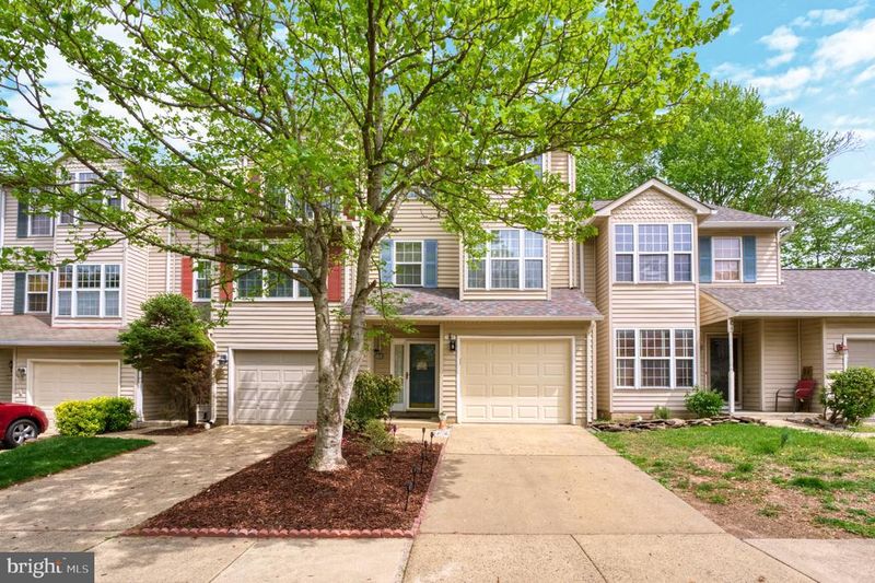 5613 Gosling Dr, Clifton, VA 20124